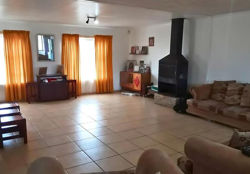 5 Bedroom Property for Sale in Fairview Western Cape